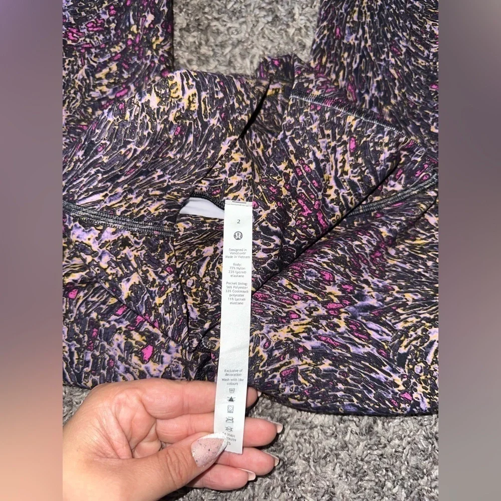 Women’s Lululemon Invigorate Topography Multi Color High-Rise Tight Size 2